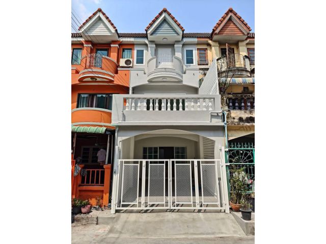ขายทาวน์โฮม3ชั้น พงษ์ศิริชัย4 เพชรเกษม81 หนองแขม รีโนเวทใหม่ Mrtสถานีหลักสอง