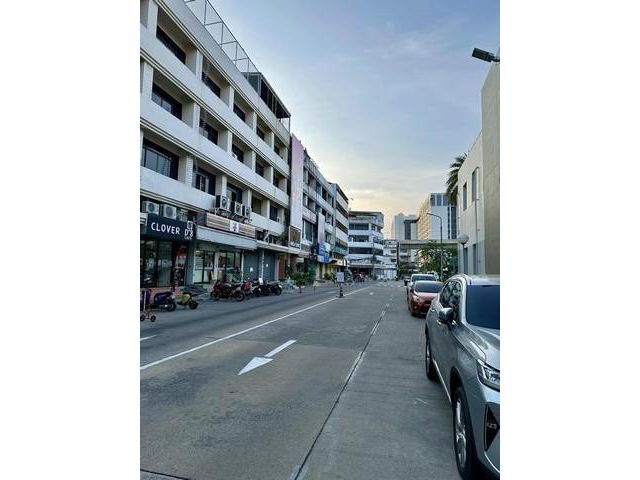 เช่า อาคารพาณิชย์ ถนนพหลโยธิน ในซอย โรงพยาบาล Central General ใกล้ BTSสายหยุด