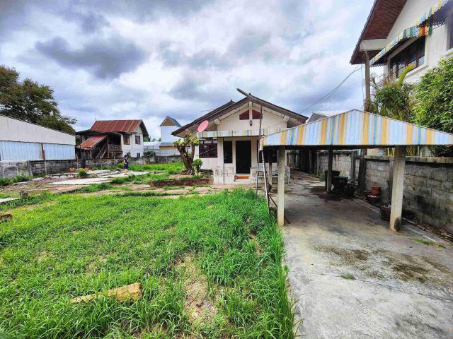 ตรงข้าม รพ.ศรี มข. บ้านพร้อมที่ดิน 1 งาน 6 ตร.วา.