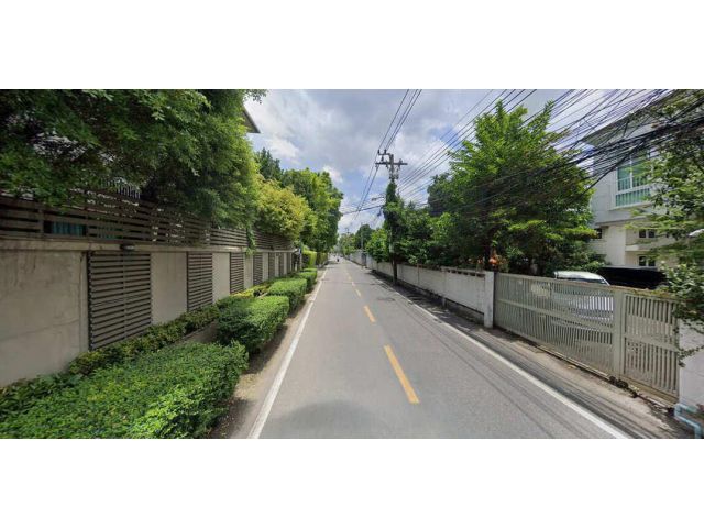 ด่วน ! ขายที่ดินพร้อมสิ่งปลูกสร้าง ในซอย สุขุมวิท 49 ใกล้ โรงพยาบาลสมิติเวชสุขุมวิท