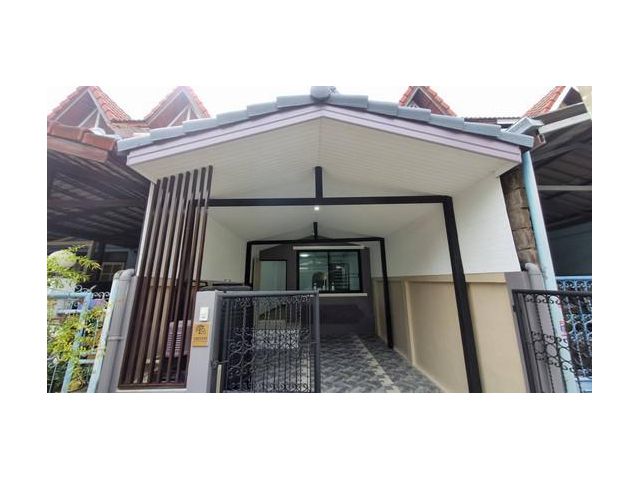 ขายทาวน์เฮ้าส์ 2 ชั้น รีโนเวทใหม่ ซอยมีสทีน ถนนรามคำแหง - ราษฏร์พ