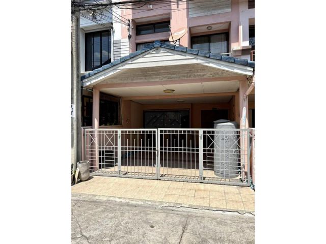 ให้เช่าทาวน์โฮม 3 ชั้น  บ้านกลางเมือง ลาดพร้าว 71 ซอยนาคนิวาส 4
