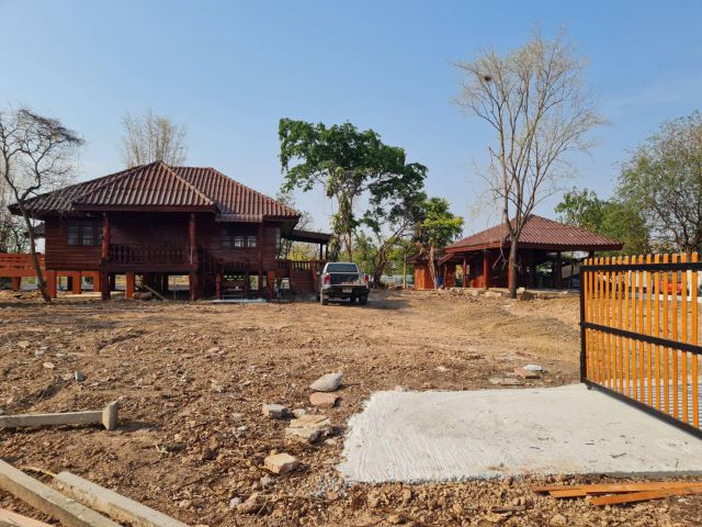 บ้านไม้บ้านเดี่ยวตำบลหินดาด ขายถูก