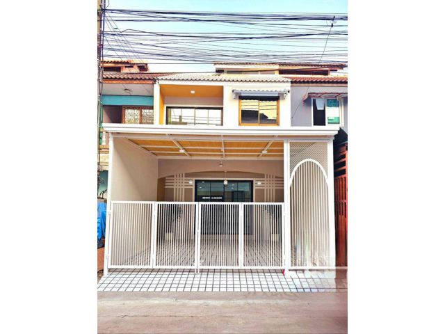 AIR-210 หมู่บ้านรสสุคนธ์ ถนนเมนค้าขายได้