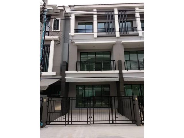 3 ห้องนอน 3 ห้องน้ำ  1 ครัว บ้านกลางเมือง สุขสวัสดิ์ ใกล้บิ๊กซี