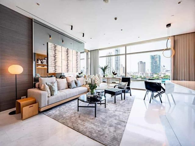 Four Seasons Private Residences - BTS Saphan Taksin