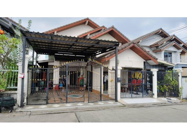 ขายบ้านเดี่ยว Built in ทั้งหลัง หมู่บ้านเพชรไพลิน 2 ซอยคู้บอน 27 แยก 28