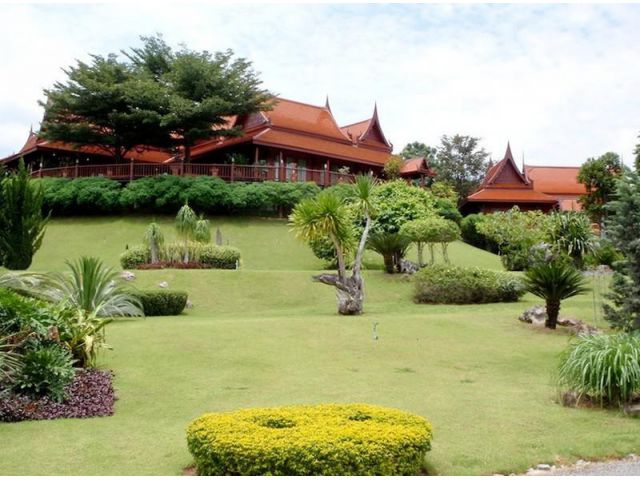 ประกาศขายที่ดินพร้อมเรือนไทยสุดหรูที่ปากช่อง - เขาใหญ่ เนื้อที่ 32 ไร่ 3 งาน 82 ตารางวา - 00051