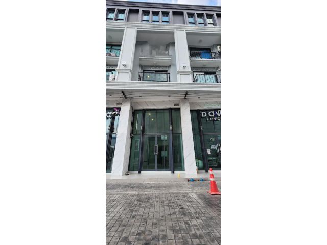 BH3491 ให้เช่าโฮมออฟฟิส  สไตล์โมเดิร์น 4.5 ชั้น มีลิฟต์ เดอะ มาสเ