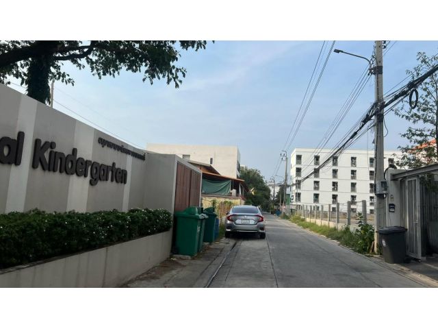 R68-089ที่ดินเปล่า 403ตรว ทำเล ลาดพร้าว/เลียบทางด่วนเอกมัยรามอินทรา ซอย เซ็นจูรี่ อพาร์ทเม้น #ทำงาน  เข้าซอย150ม. ที่สวยมากสี่เหลี่ยมผืนผ้า