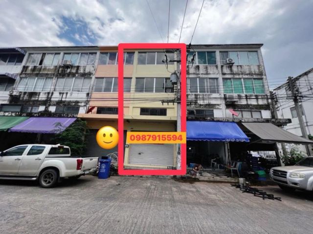 **ขายด่วน **ตึกพาณิชย์ 3.5ชั้น ย่านธุรกิจ ติดถนนย่านคลอง 6 ราชมงคล