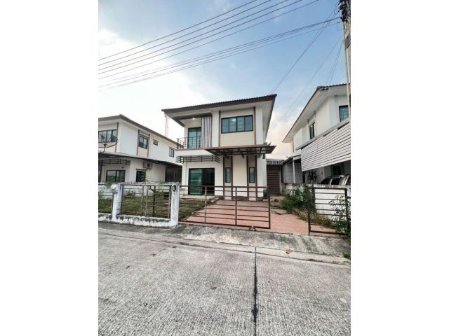 ( ขายตามสภาพ ) บ้านเดี่ยว 2 ชั้น มบ.ภูธารา ขนาด 42 ตร.วา บ้านฉาง