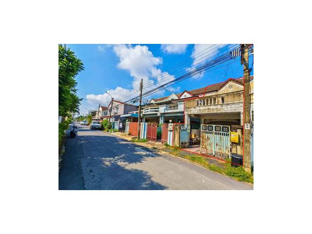 ขายด่วน ทาวน์เฮ้าส์ 2 ชั้น ใจกลางงามวงศ์วาน 43 แยก 2-13  25 ตร.ว.