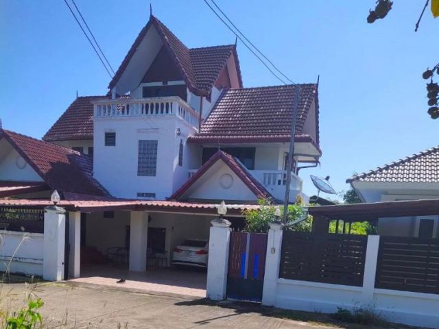 บ้านเดี่ยว 3 ชั้น 5 ห้องนอน ใกล้ รพ.สันทราย เพียง200เมตร พร้อมอยู่