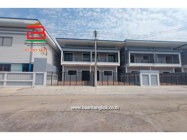 ทาวน์เฮาส์ หมู่บ้าน กฤษดาเพลส หลังริม เนื้อที่ 34 ตรว. ถนนกาญจนาภิเษก ต.คลองห้า อ.คลองหลวง จ.ปทุมธานี