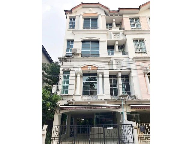 B943 ให้เช่าทาวน์โฮม โครงการ บ้านกลางเมืองพระรามเก้า-ลาดพร้าว ติดถนนเลียบทางด่วนเอกมัย-รามอินทรา