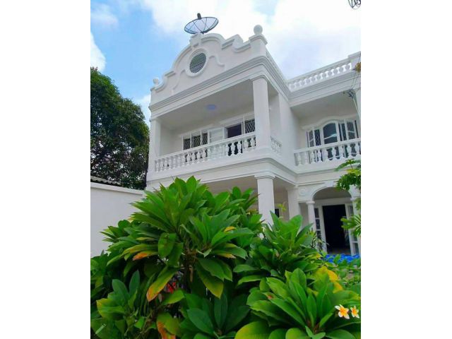ขายทาวน์โฮมขนาดใหญ่ สุขุมวิทการ์เด้นซิตี้ เข้าออกได้ทางสุขุมวิท50 54 62 btsอ่อนนุช 1.5 กม. ราคาดีมาก