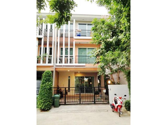 หลังเซ็นทรัลพระรร.นานาชาติเบซิส บ้าน 3ชั้น หลังมุม 33ตร.วา. 3นอน
