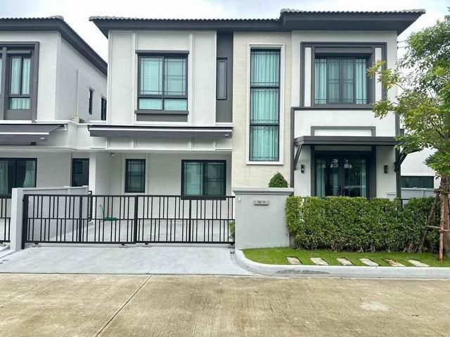 ให้เช่าบ้านแฝด ใกล้ เมกาบางนา 600 เมตร ใกล้ทางด่วน บูรพาวิถี