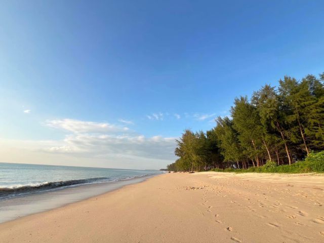LandForSale!!! ขายที่ดินติดทะเล109ไร่ๆละ20ล้านบาท