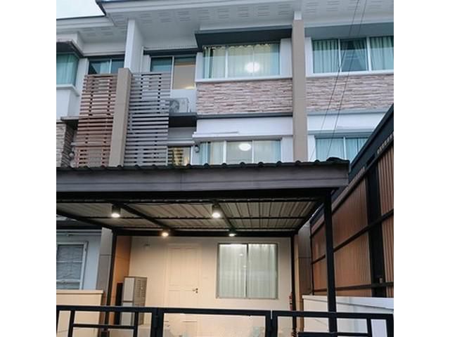 ให้เช่าทาวโฮม 3 ชั้น ใกล้เดอะมอลลบางกะปิ โครงการทาวน์พลัสพระราม9