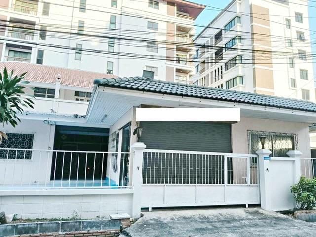 บ้านทำออฟฟิศ ศรีราชา โรบินสัน10ม. จอดรถ5คัน ใกล้ 7-11  ว่างให้เช่