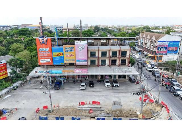 ที่ดิน พร้อมอาคารพาณิชย์ 7 คูหา สี่แยกมาเจริญ - บางบอน 5