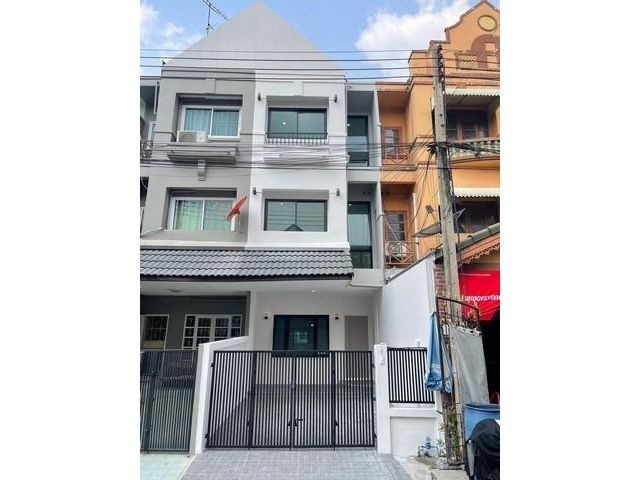 ขาย ทาวน์โฮม รีโนเวทใหม่ หมู่บ้านลัลลี่วิลล์ ลำลูกกา คลอง1 ซอยบุญคุ้ม ใกล้ทางด่วน
