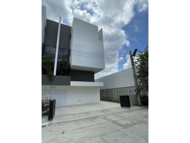 BH2396 ให้เช่าบ้านแฝด 3.5 ชั้น โครงการ ARKIN VIBHAVADI