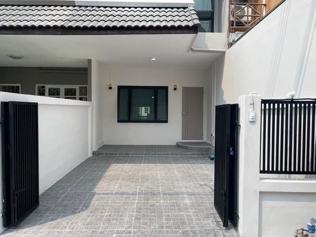 ทาวน์โฮม รีโนเวทใหม่ หมู่บ้านลัลลี่วิลล์ ลำลูกกา คลอง1 ซอยบุญคุ้ม