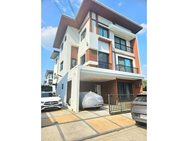 บ้านเดี่ยว หมู่บ้านโกลเด้นเพรสทีจ วัชรพล สุขาภิบาล5