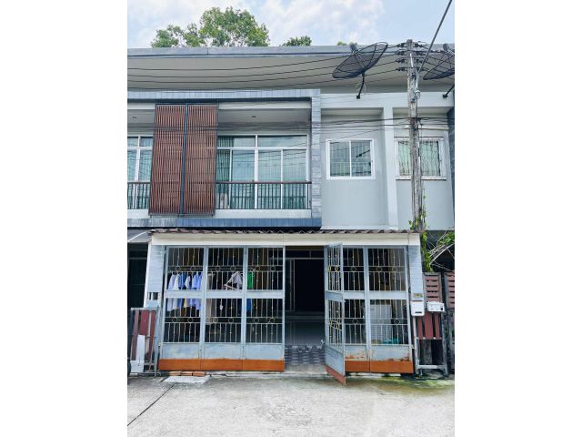 บ้านทาวน์โฮม 2 ชั้น หมู่บ้านฮาโมนี่ วิลเลจ บ้านพรุ