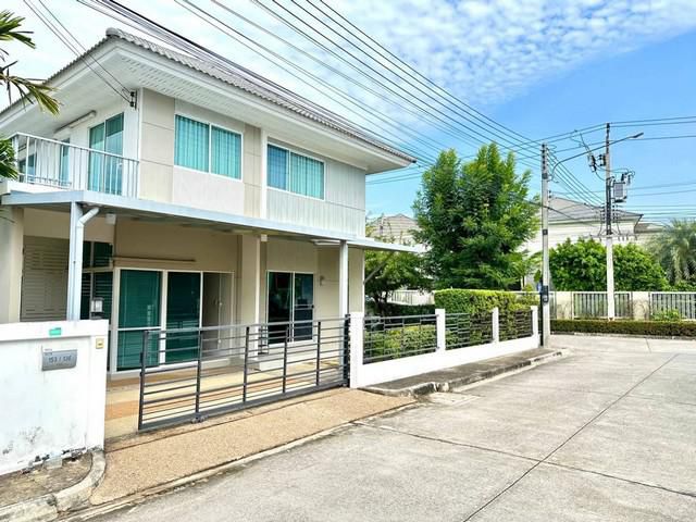ขายบ้านเดี่ยว ส่วนกลางวิวทะเลสาบ อำเภอเมืองปทุมธานี จังหวัดปทุมธานี  ที่ตั้ง : หมู่บ้าน.นันทนาก้าร์เด้น ตำบลบ้านกลาง อำเ