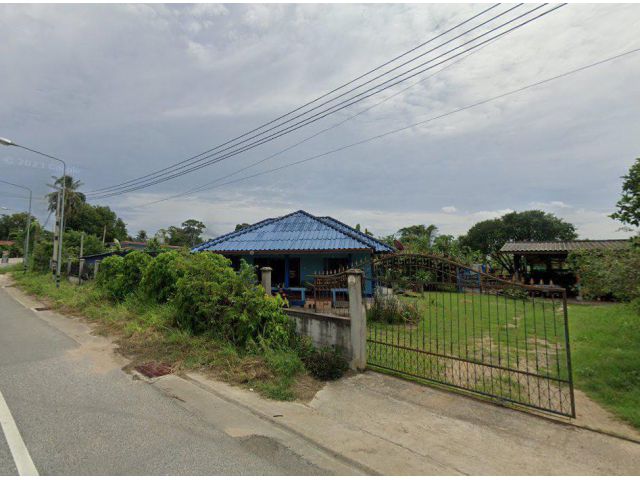 ขายที่ดินพร้อมบ้านห้วยใหญ่ พัทยา 180 ตรว. ติดถนนเส้นชบ.1063 ใกล้ตลาดจีนชากแง้ว-1กม. บางละมุง ชลบุรี