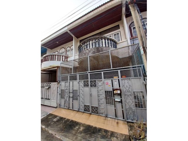 ขายทาวน์เฮ้าส์ทำเลเพชรเกษม48 ที่เดินจากตัวบ้านไปสถานีรถไฟฟ้าเพชรเกษม48 เชิญทางนี้ ขายไม่แพง