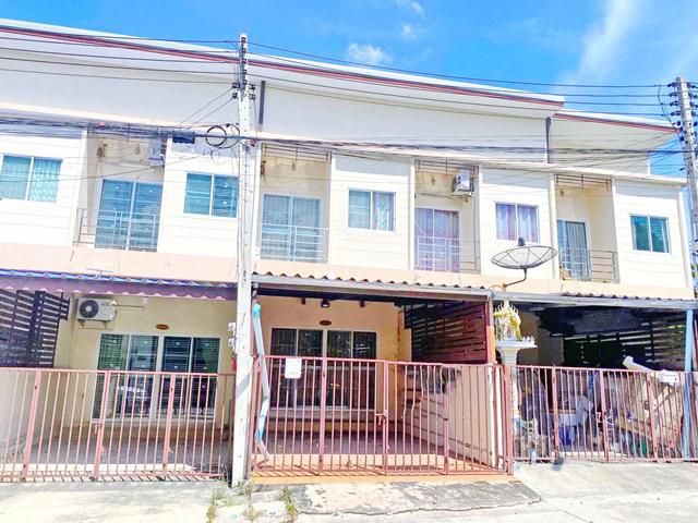 ให้เช่าทาวน์โฮม 2 ชั้น 20 ตร.วา.160 ตร.ม.โรบินสัน ศรีราชา 500 ม.
