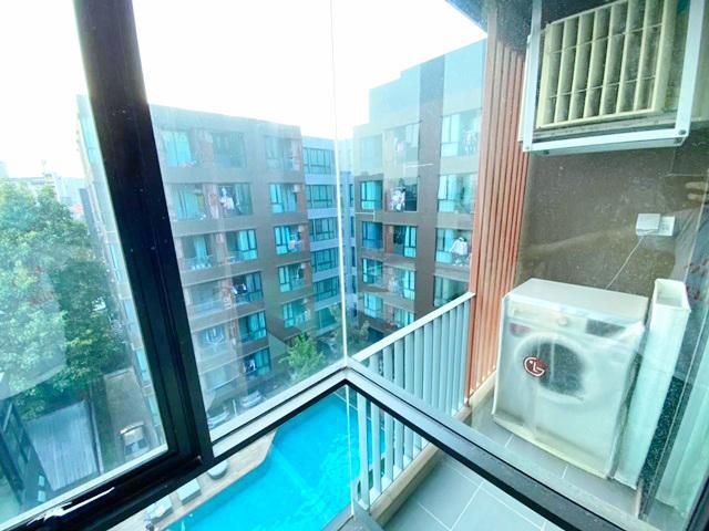 ให้เช่า Brown Condo รัชดา32 วิวสระว่ายน้ำ  พร้อมอยู่  24ตร.ม. ชั้