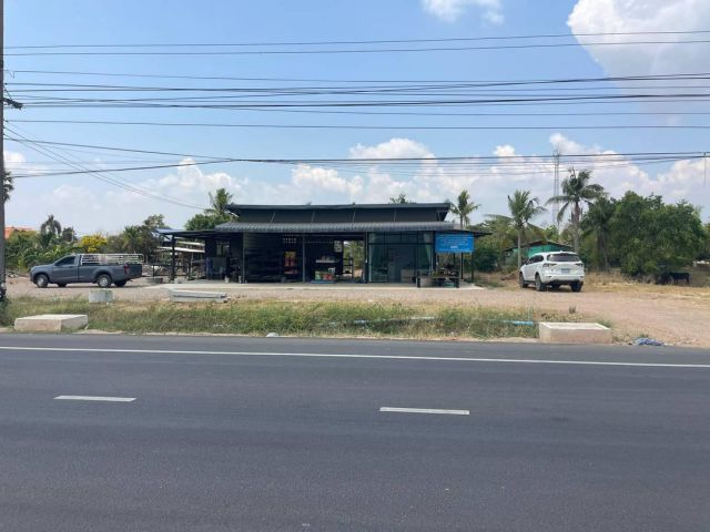ที่ดินพร้อมร้านค้าขายติดถนนหลัก 3089  เขางูเบิกไพร มี  1   ไร่