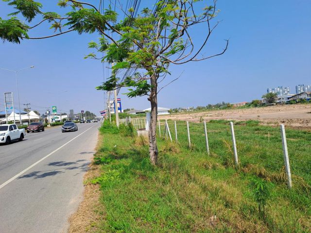 ขายที่โฉนด 2 แปลง รวม 20 – 2 – 35 ไร่ ติดถนนทางหลวงหมายเลข 4 ขาล่องใต้ เลยแยกชะอำไปนิดเดียว