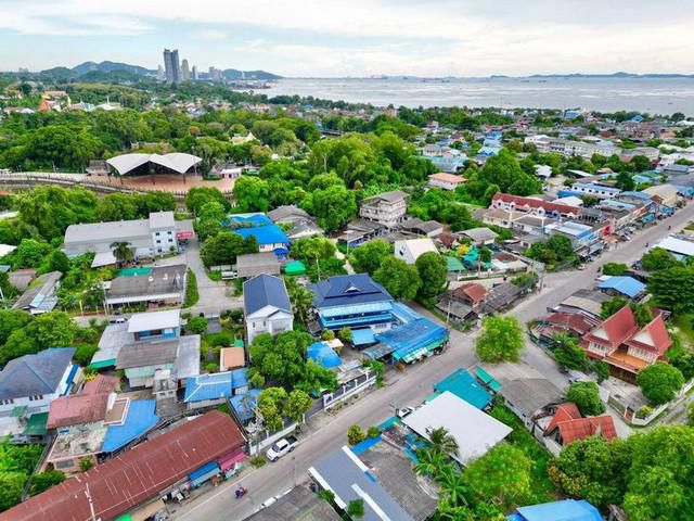 ขายที่ดิน พร้อมบ้านพัก ห้องแถว ใกล้ชายทะเลบางพระ ศรีราชา