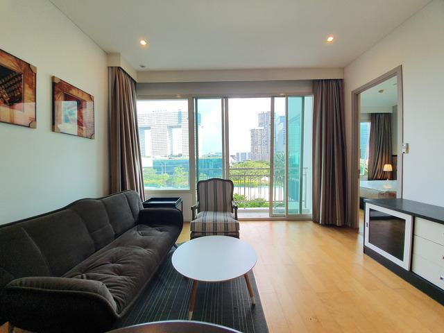 Cozy 1-Bedroom with Pool View | Low Floor | Wind Ratchayothin