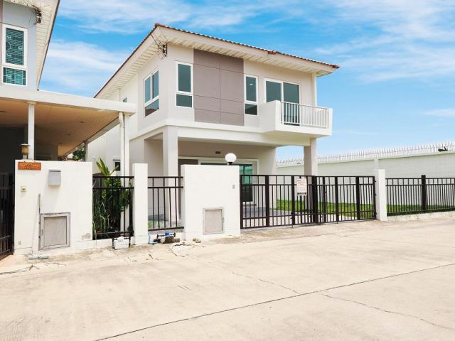 ขายราคาพิเศษ บ้านแฝด 2 ชั้น หลังริม 43.8 ตร.ว. ม.ศุภาลัยวิลล์ 3นอน 2น้ำ บ้านสวย ทำเลดีเยี่ยม ฟังชั่นครบ พื้นที่กว้าง