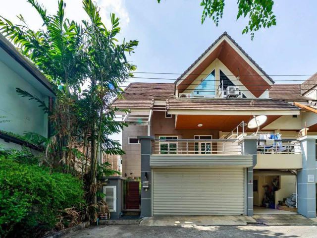 B945 ให้เช่าทาวน์โฮม หมู่บ้านเมอริทเพลส ซอยลาดพร้าว87