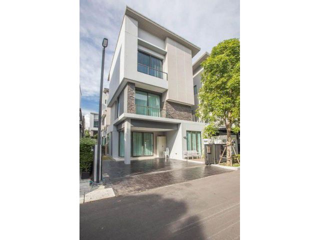 P415 ให้เช่า ขาย โครงการ บ้านกลางเมือง คลาสเซ่ เอกมัย-รามอินทรา Baan Klang Muang Classe Ekkamai-Ramintra ถนนสุคนธสวัสดิ์
