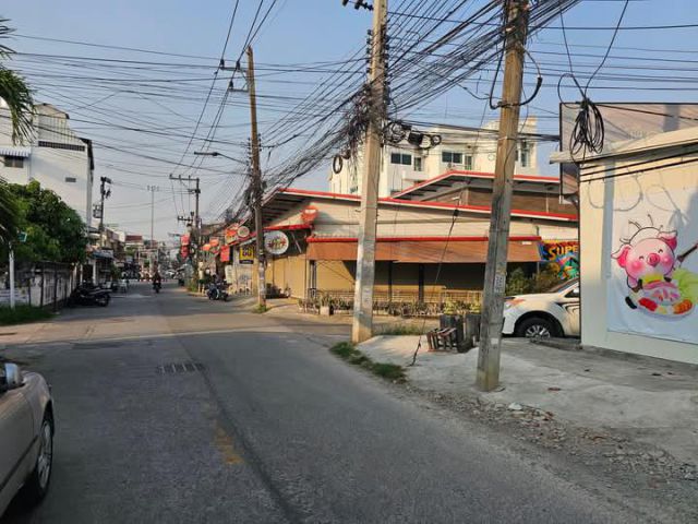 ขายที่ดินแถวสันติธรรมเข้าออกได้หลายทางโฉนดพร้อมโอน