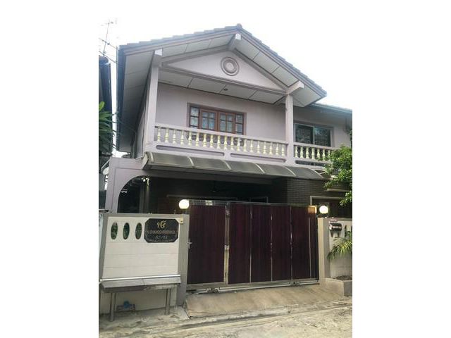 ขายบ้านเดี่ยว อิ่มอัมพร 3  47 ตรว. ตกแต่งไม้สักทั้งหลัง 3 นอน 3 น