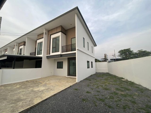 ขายบ้านพร้อมอยู่หลังริม 4 ห้องนอน ใกล้สะพานข้ามแม่น้ำแควนิดเดียว