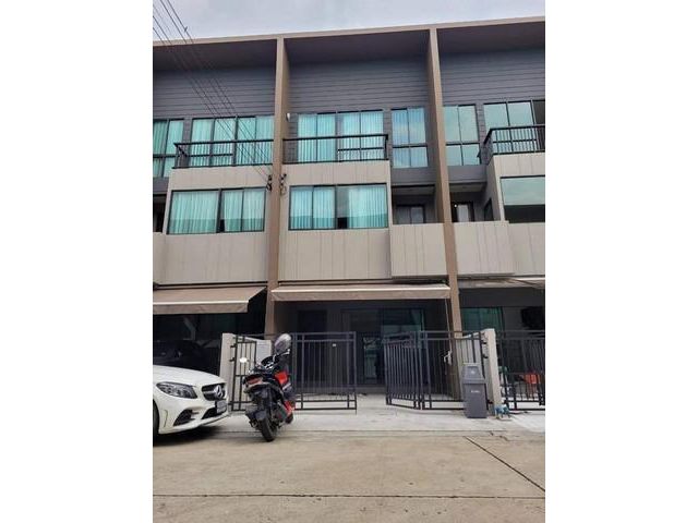 BH3533 ให้เช่าทาวน์โฮม 3 ชั้น บ้านกลางเมือง ลาดพร้าว-เสรีไทย