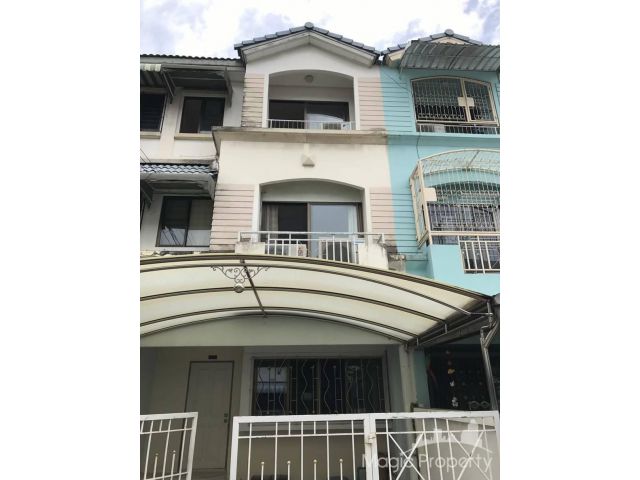 ให้เช่า ทาวน์เฮ้าส์ 3 ห้องนอน ใน บ้านกลางเมือง พระราม 9 ซอย 43 เขตสวนหลวง กรุงเทพมหานคร