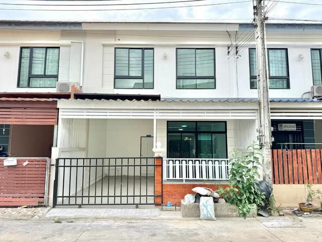 ขายทาวน์เฮ้าส์บ้านไอวี่ 2 พนัสนิคม ขนาด 19.5 ตร.วา 2 ชั้น